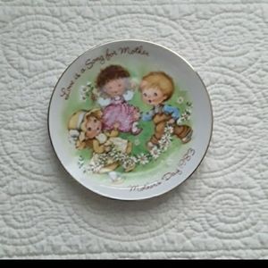 Avon 1983 mothers day plate